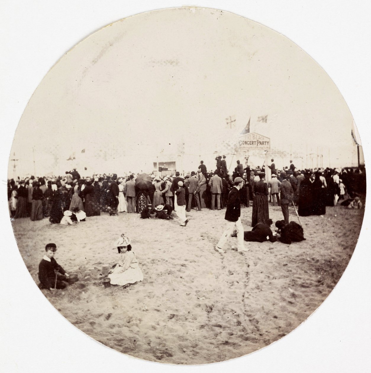 Beach entertainment, c 1890 by Unbekannt