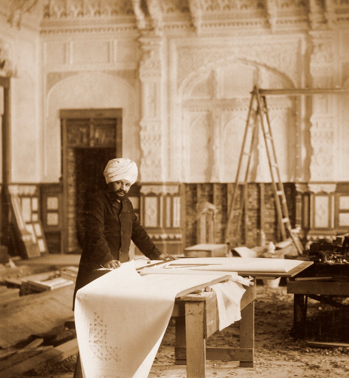 Bhai Ram Singh at Work in the Indian Room, Osborne House, Isle of Wight by Unbekannt