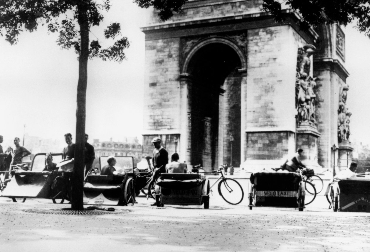Bicycle Taxis in the Place d