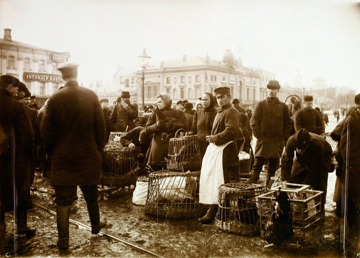 Bird market, Trubnaya Square, Moscow, Russia, 1908 by Unbekannt
