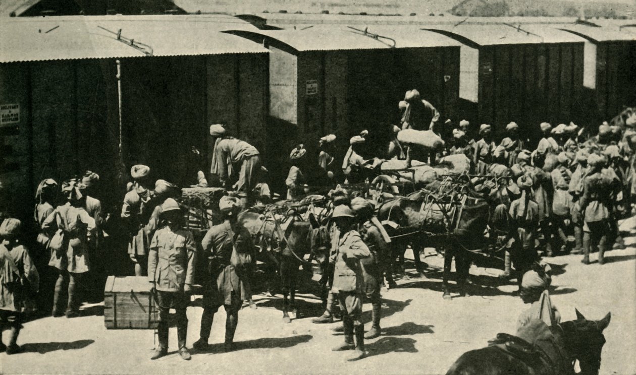 British and Indian soldiers at Bombay, India, First World War by Unbekannt