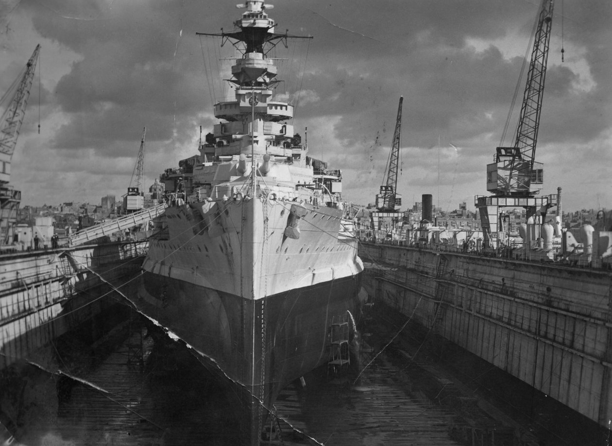 British Battleship HMS Malaya in a Floating Dock, Malta, c1937 by Unbekannt