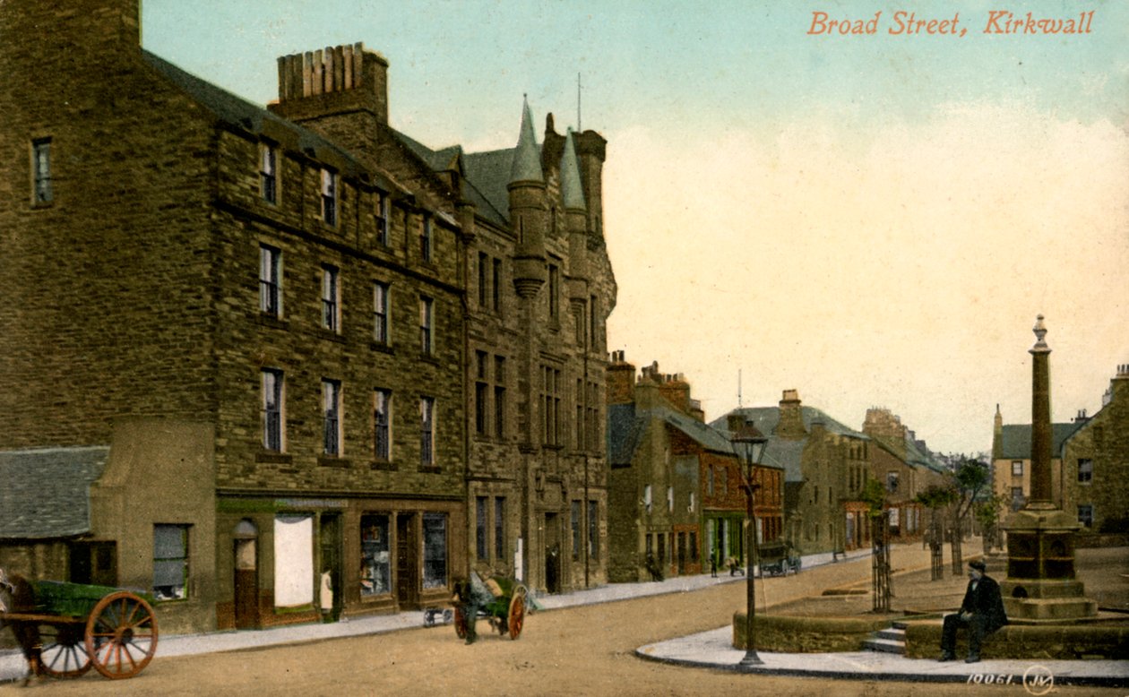 Broad Street, Kirkwall, Orkney, Scotland by Unbekannt