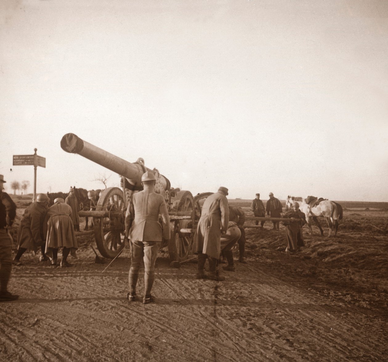 Broken Down Heavy Artillery, Somme, Northern France, c1914-c1918 by Unbekannt