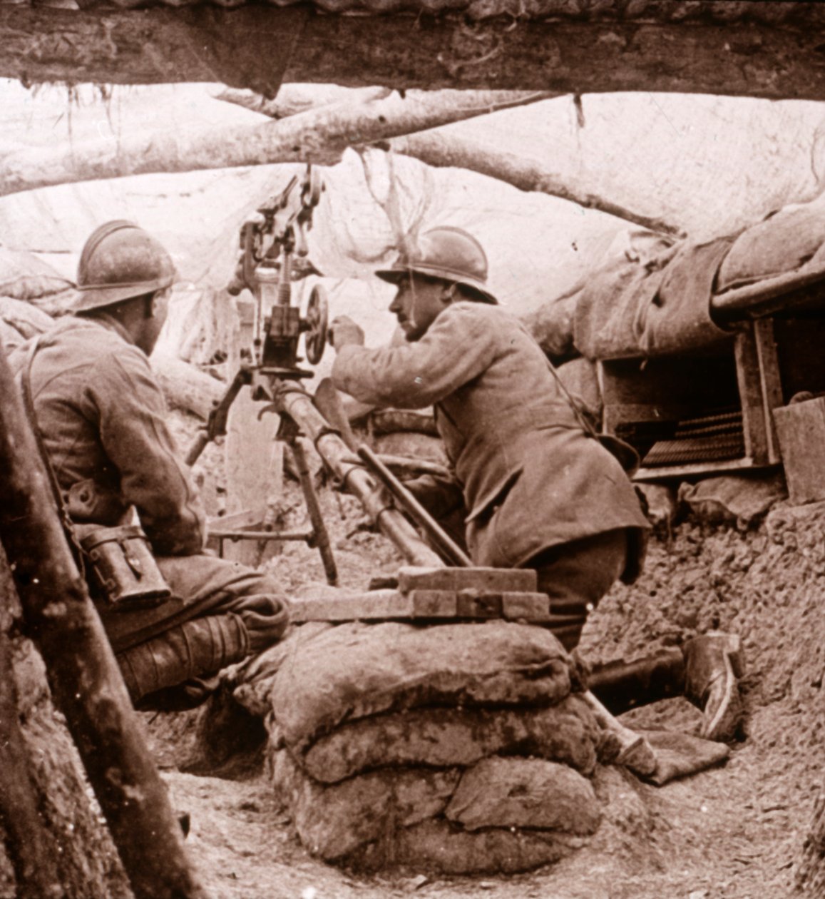 Camouflaged Machine Gun, c1914-c1918 by Unbekannt