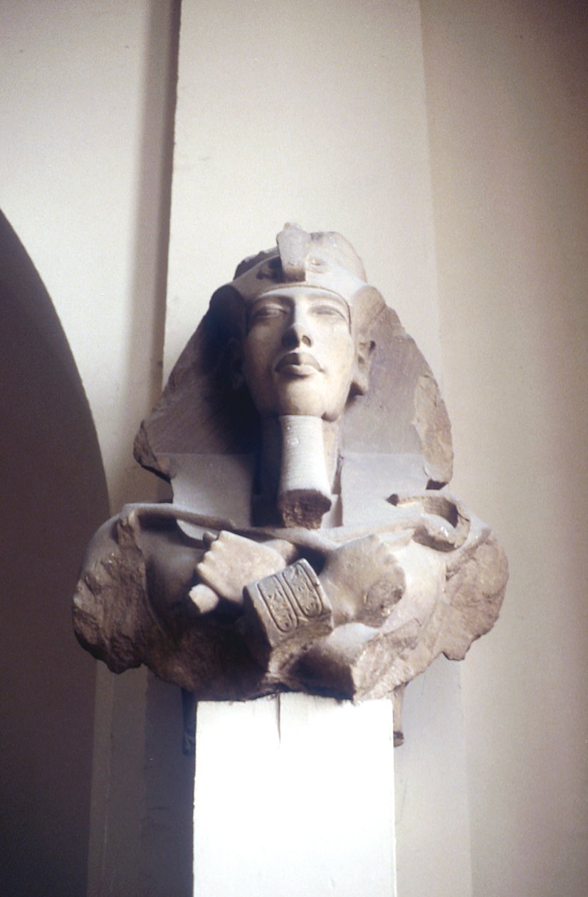 Carved head of king Akhenaten, Ancient Egyptian, 18th Dynasty by Unbekannt