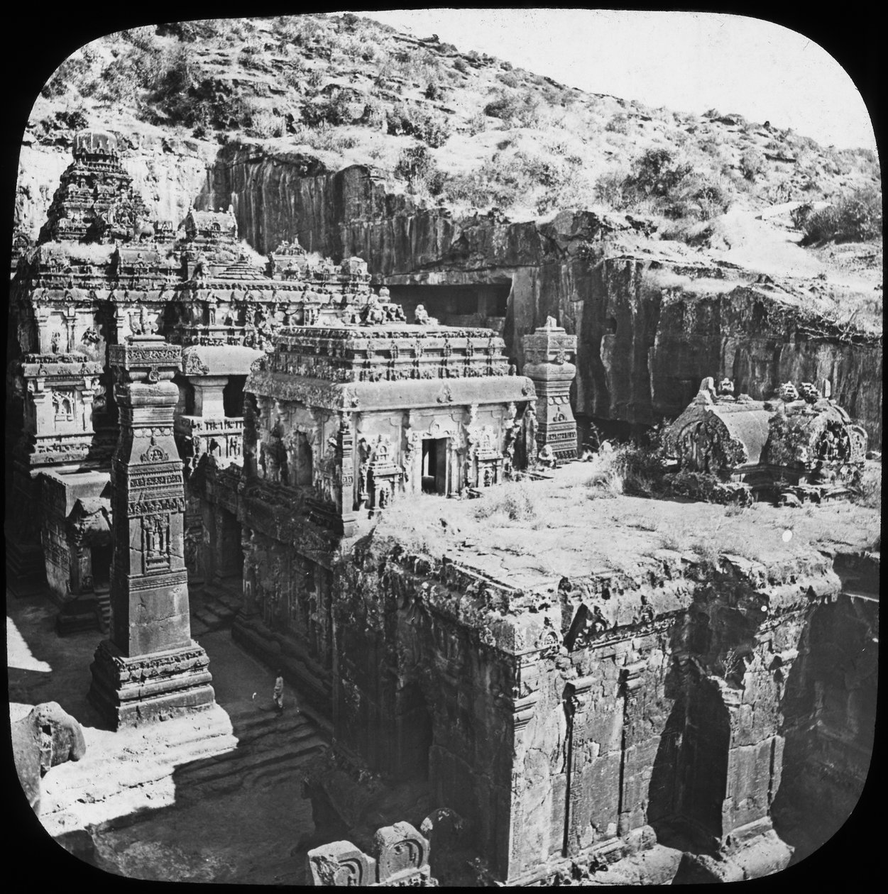 Caves of Ellora, Maharashtra, India, late 19th or early 20th century by Unbekannt