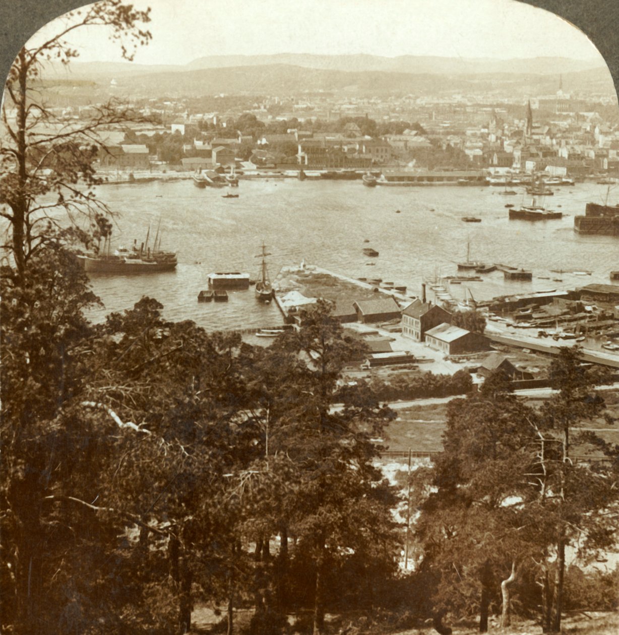 Christiania and Her Busy Harbor, N.W. from the Ekeberg Royal Palace at Right, Norway by Unbekannt