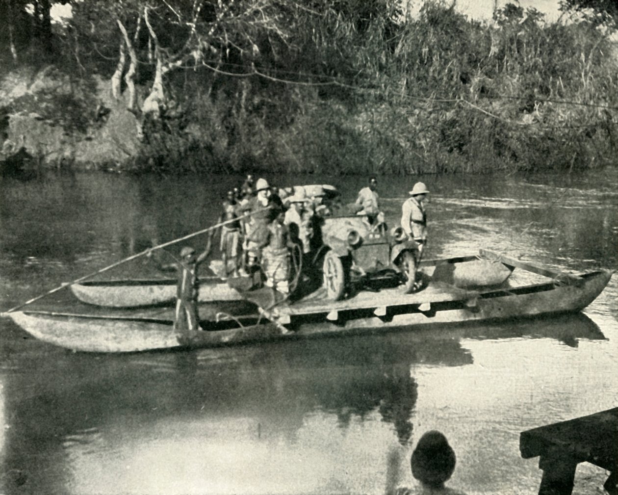 Conveying Motor Transport across the Mbaka River, German East Africa, 1919 by Unbekannt