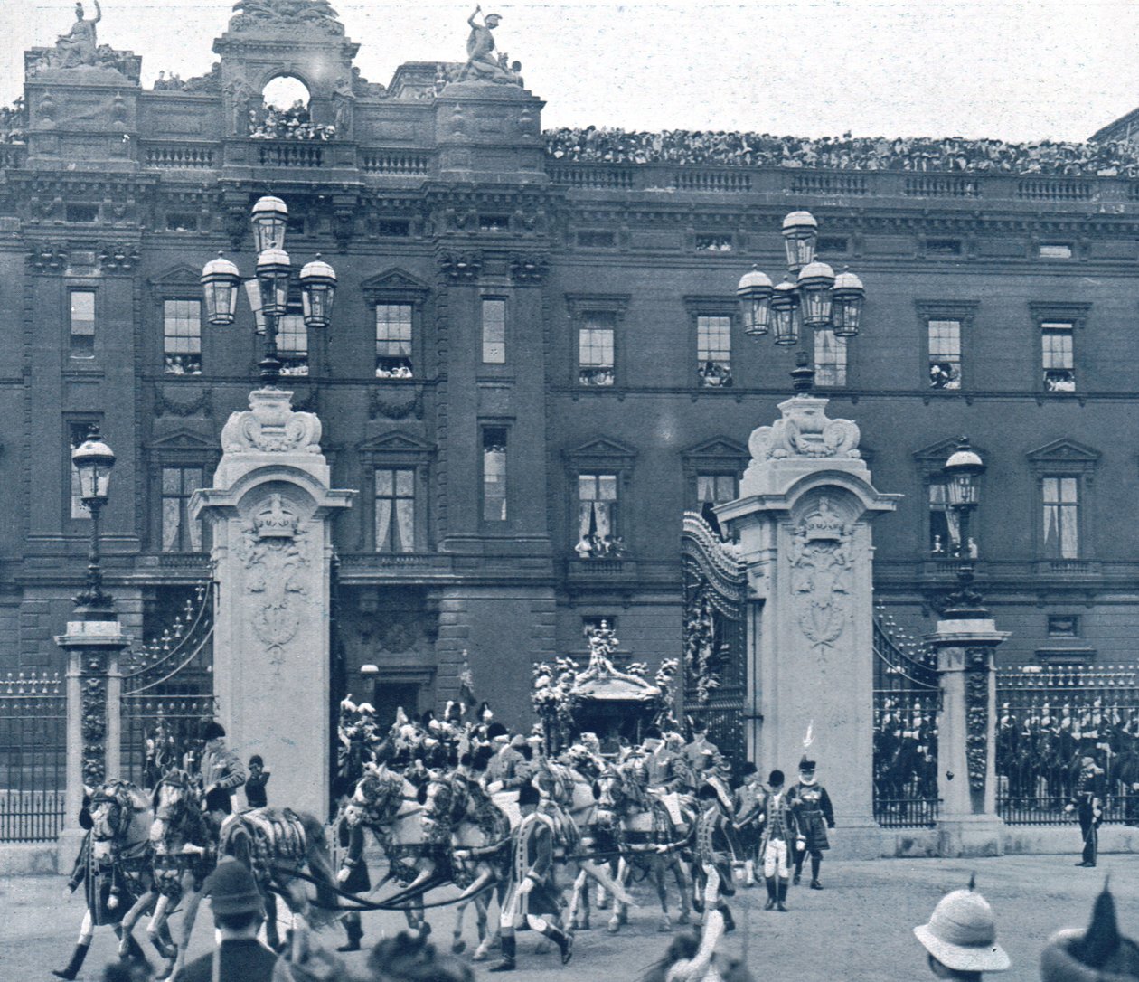 Coronation of King George V and Queen Mary, London by Unbekannt