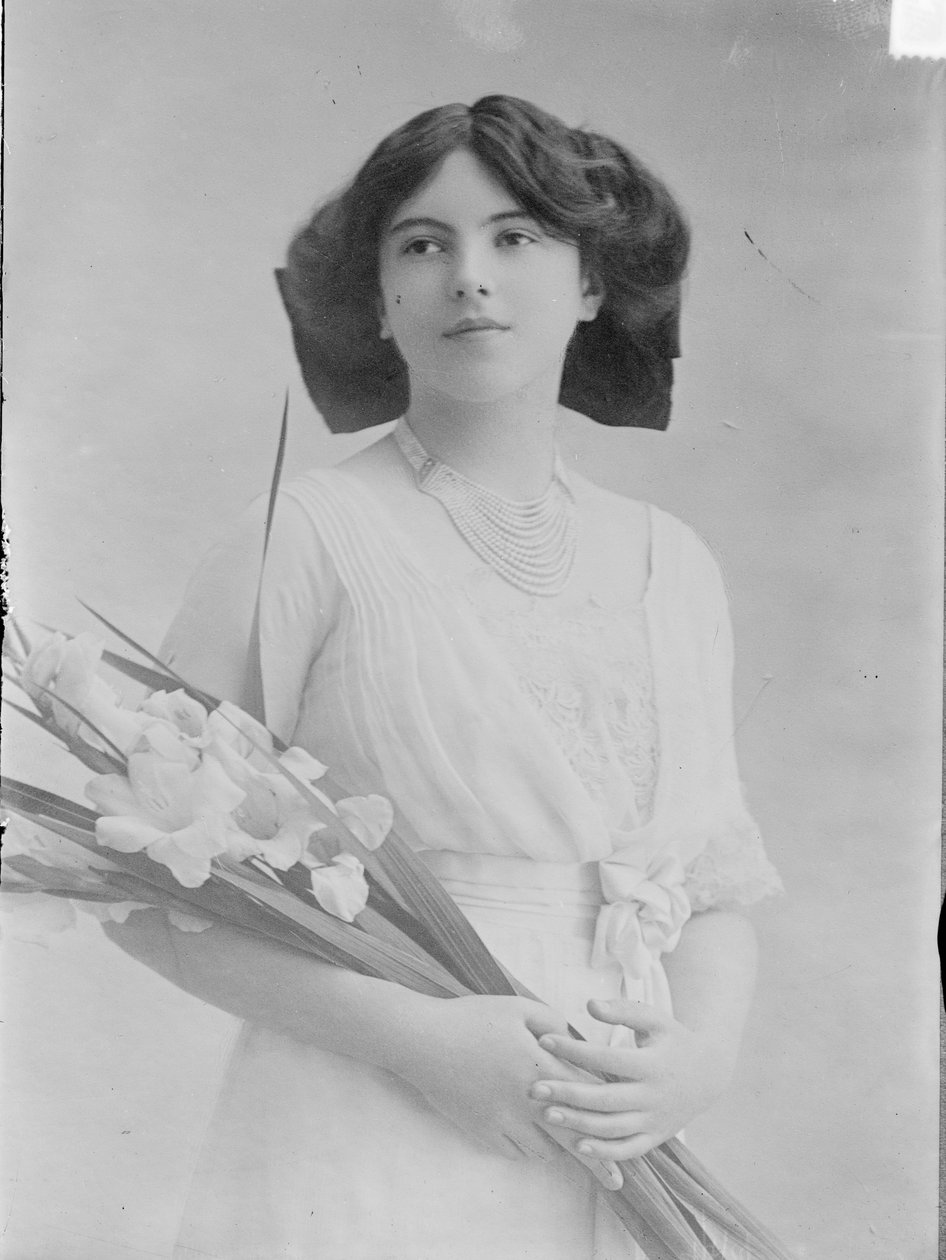 Countess Nadejda Mikhailovna de Torby 1896-1963, c. 1915 by Unbekannt