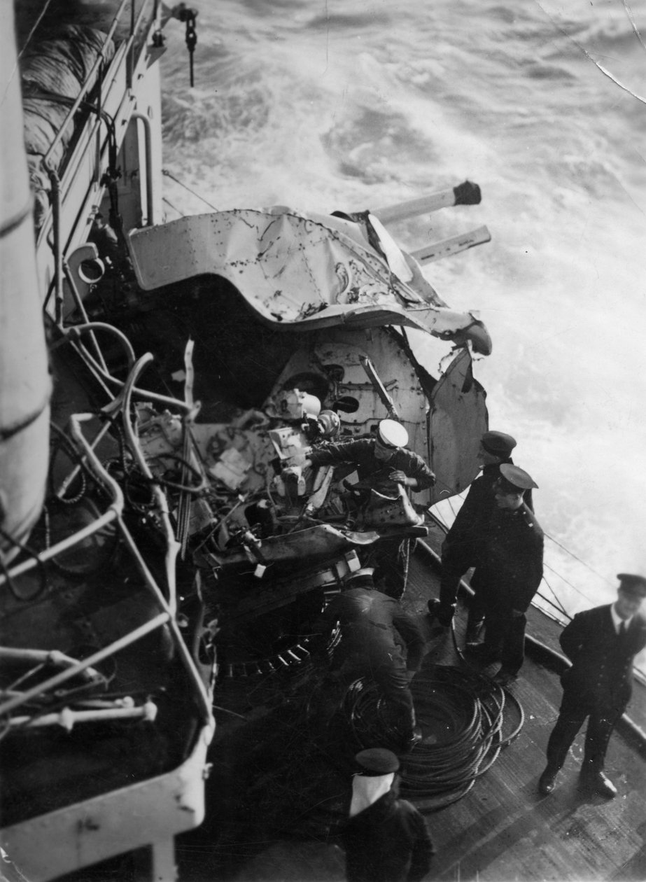 Damaged anti-aircraft gun on the British battleship HMS Malaya, off the coast of Portugal, 1937 by Unbekannt