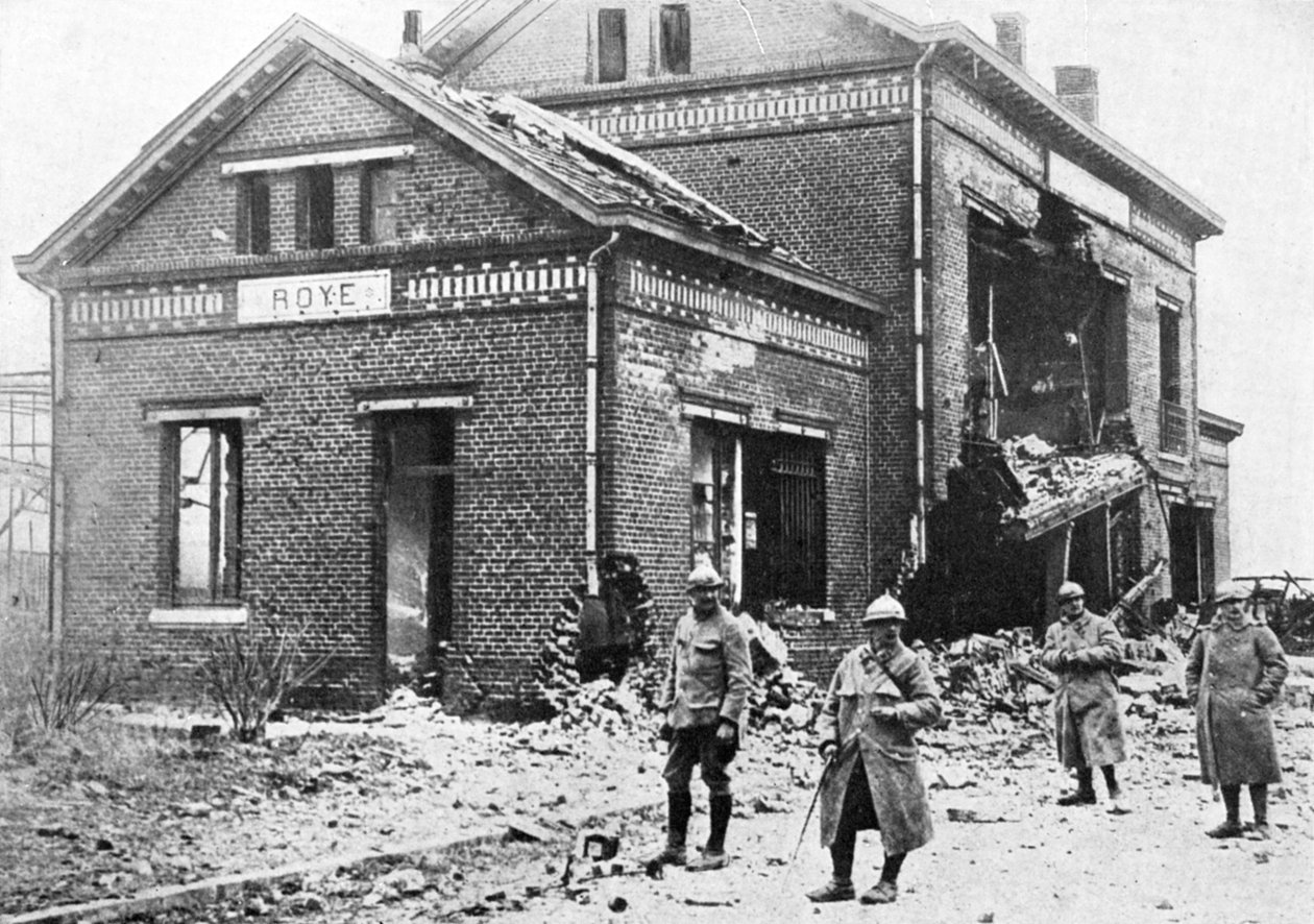Damaged Railway Station at Roye, France, First World War, 1918, c. 1920 by Unbekannt