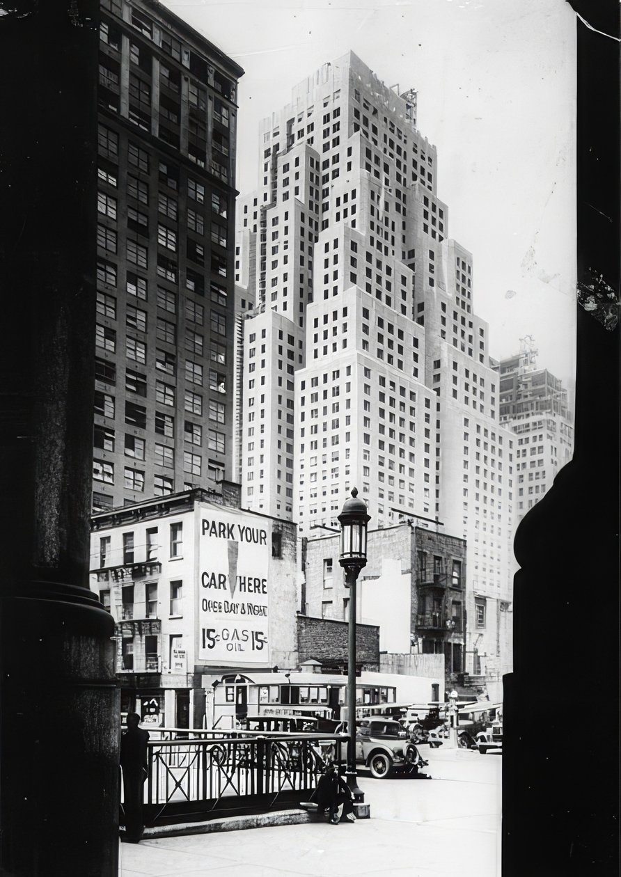 The 40-Story Building of the Standard Oil Company and the Customs House on the Right. New York. Around 1935 by Unbekannt