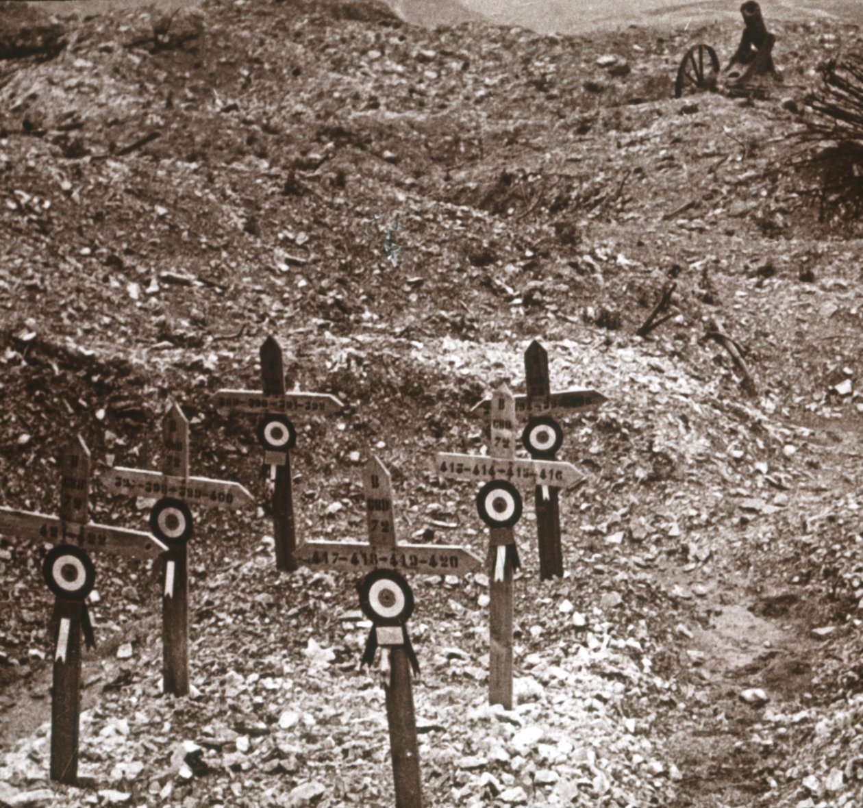 Destroyed Battery, Fort Vaux, Northern France by Unbekannt