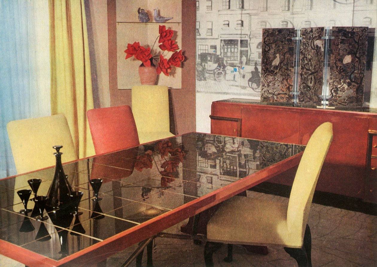 Dining-room in Sang-de-Boeuf Lacquer, by Hayes Marshall for Fortnum & Mason Ltd., London by Unbekannt