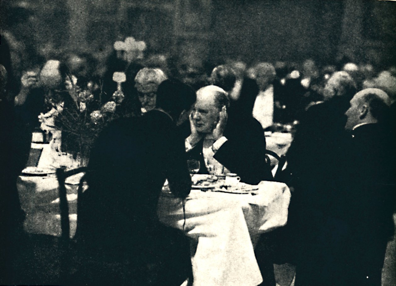 Dining Out at Burlington House, 1932, 1945 by Unbekannt