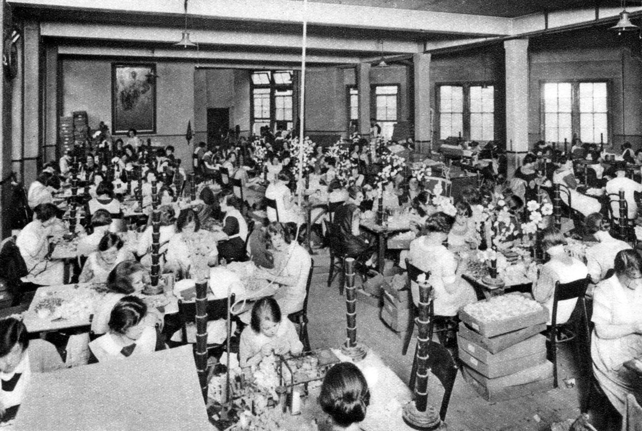 Disabled Girls Working at the Watercress and Flower Girls Christian Mission, London, 1926-1927 by Unbekannt