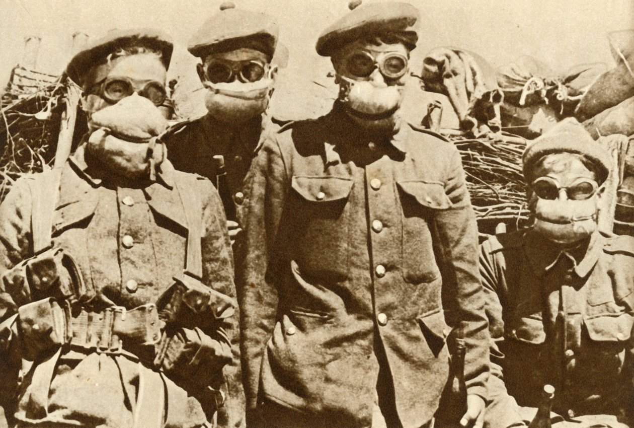 Early Gas Masks, First World War by Unbekannt