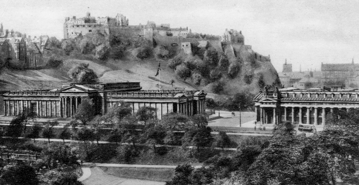 Edinburgh Castle and National Gallery, Edinburgh by Unbekannt