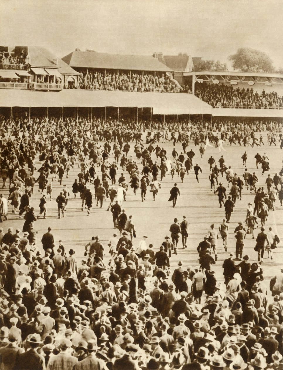 England wins The Ashes against Australia, Oval Cricket Ground, London, 1926 by Unbekannt
