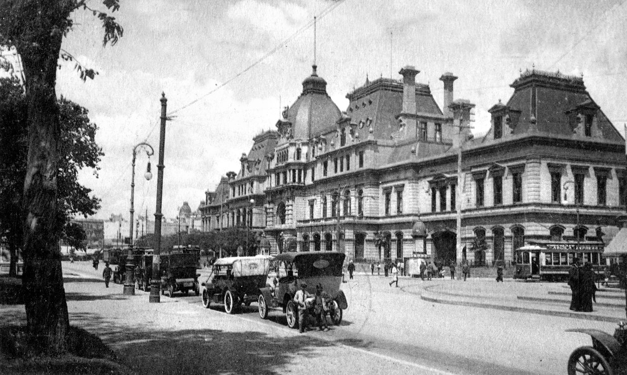 Estacion Constitucion, Buenos Aires, Argentina by Unbekannt