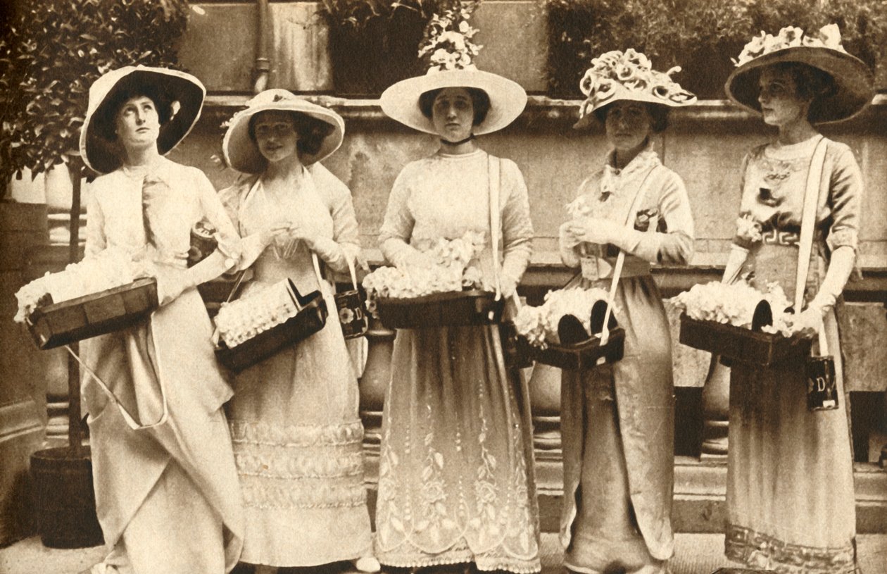 First Alexandra Rose Day, 21 June 1912 by Unbekannt