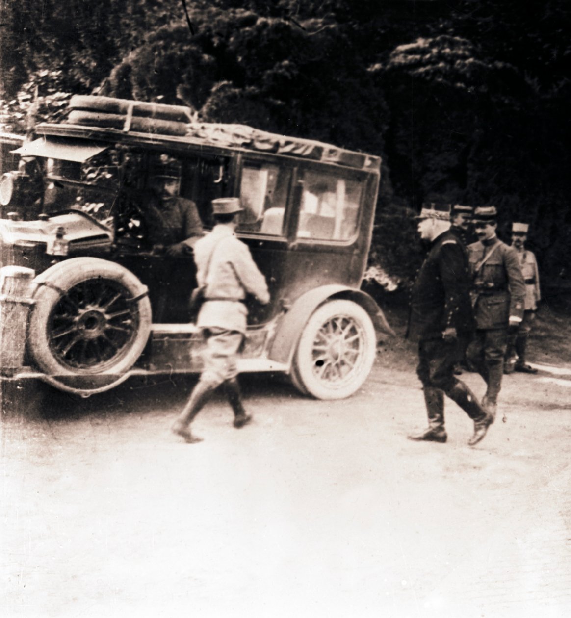 French Officers and Vehicle, c1914-c1918 by Unbekannt
