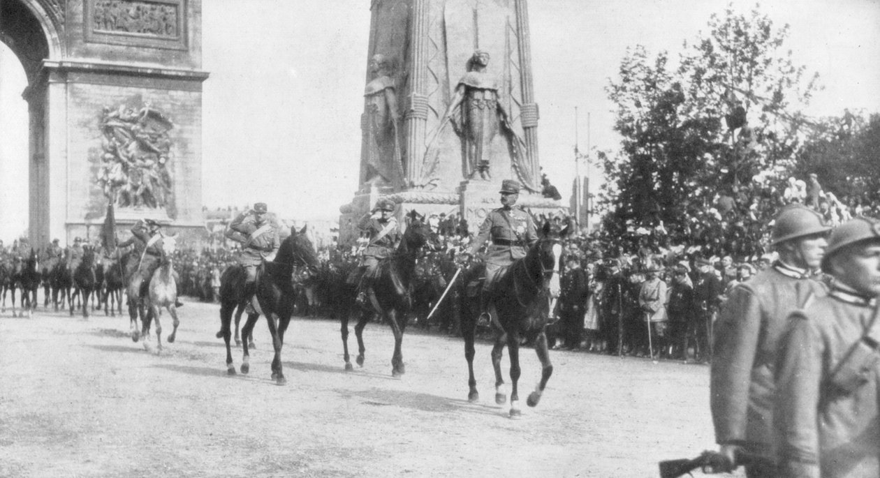General Montuori and Italian troops during the victory parade, Paris, France, 14 July 1919 by Unbekannt