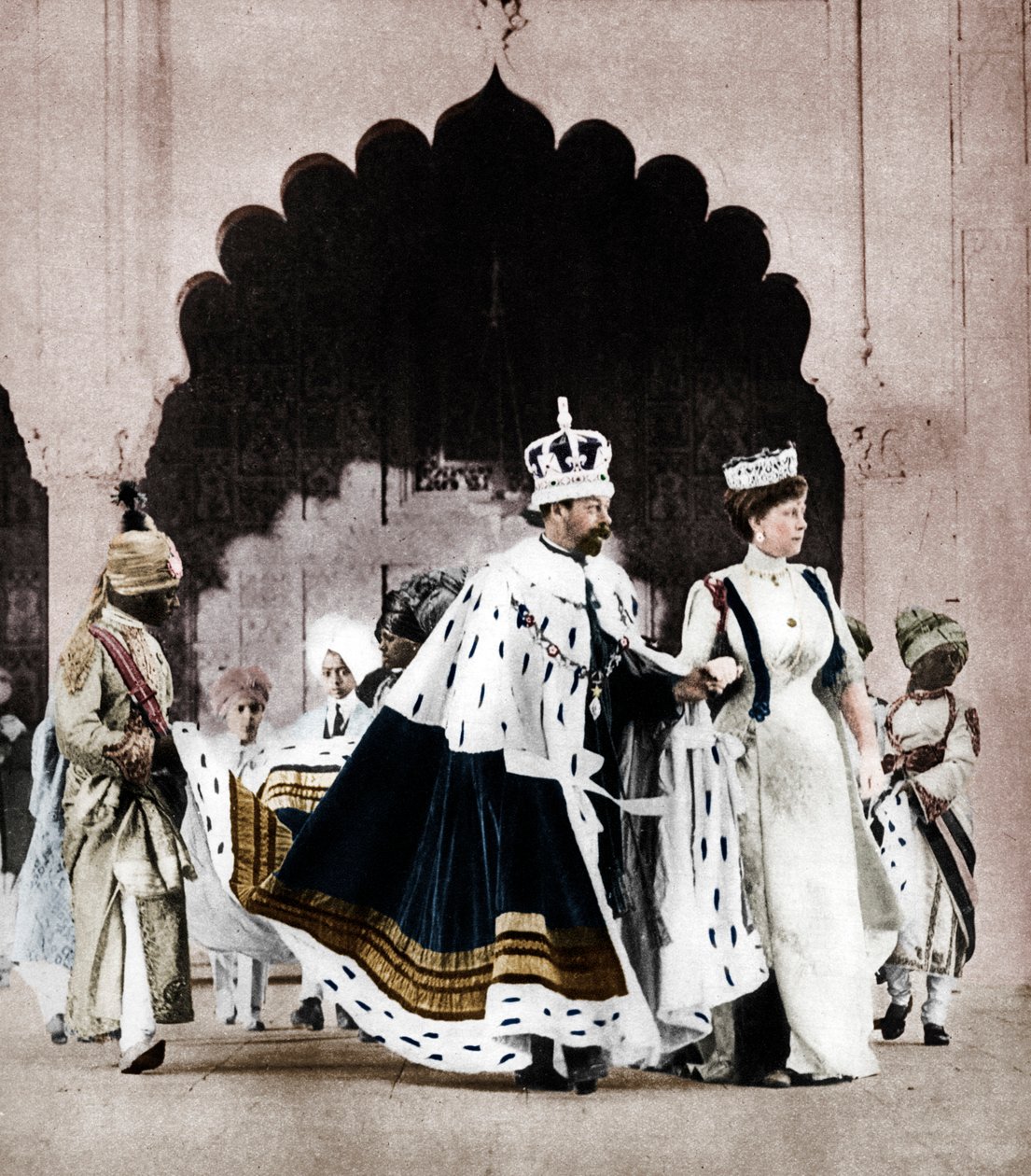 George V and Queen Mary in Delhi, India, 1911 by Unbekannt