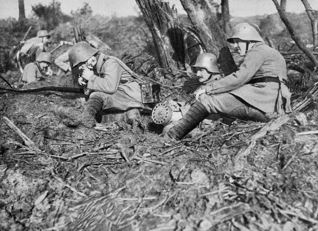German Field Telephonist, Somme, France, World War I, 1916 by Unbekannt