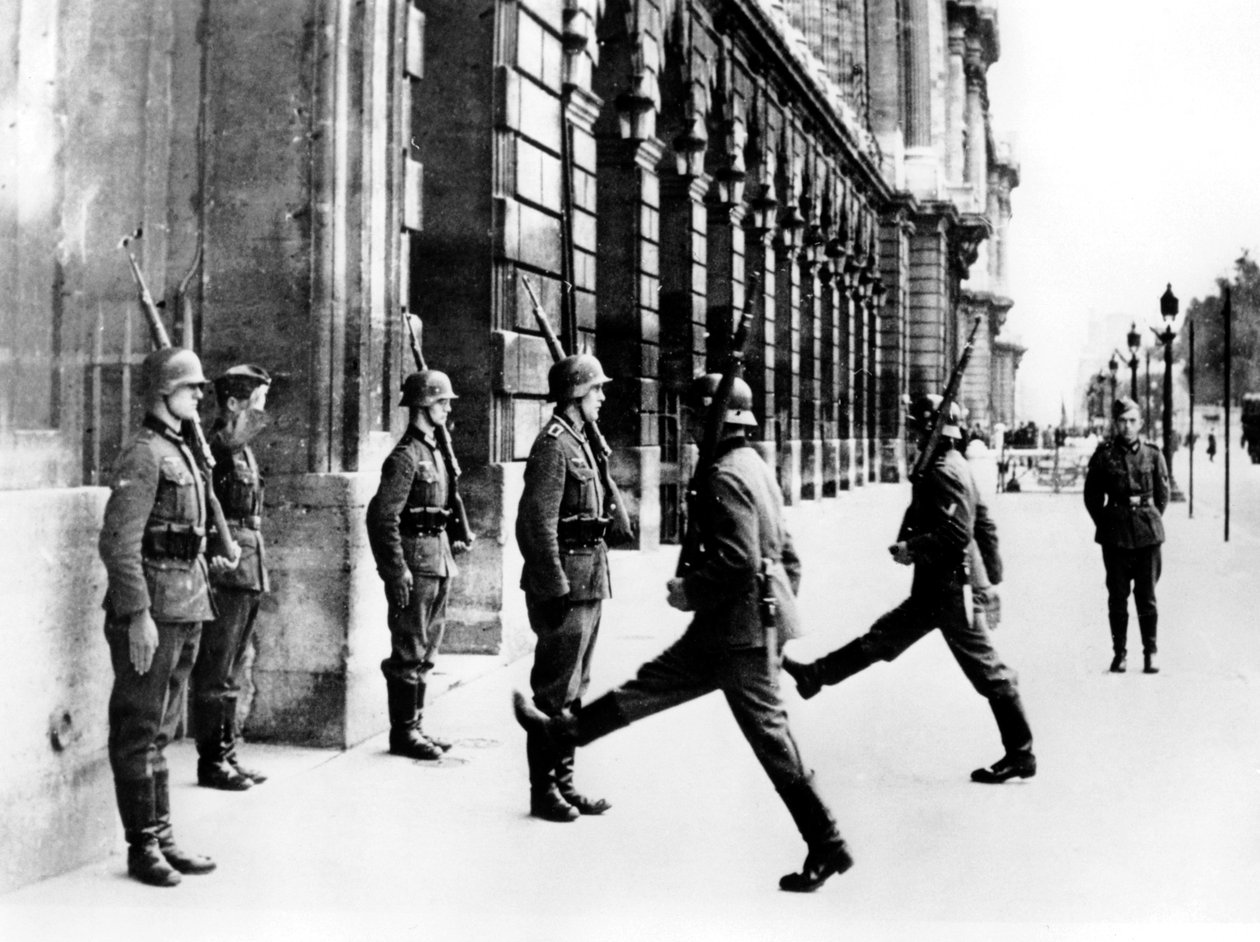 German soldiers on guard duty outside the Hotel Crillon, Paris, 7 October 1940 by Unbekannt