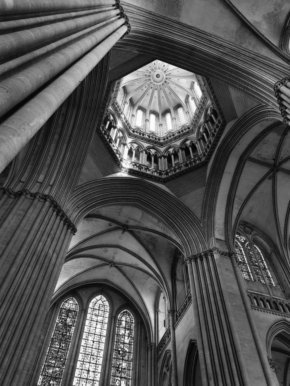Gothic art: crossing the transept and view of the lantern tower. 1250 Cathedrale Notre Dame de Coutances (Manche) by Unbekannt