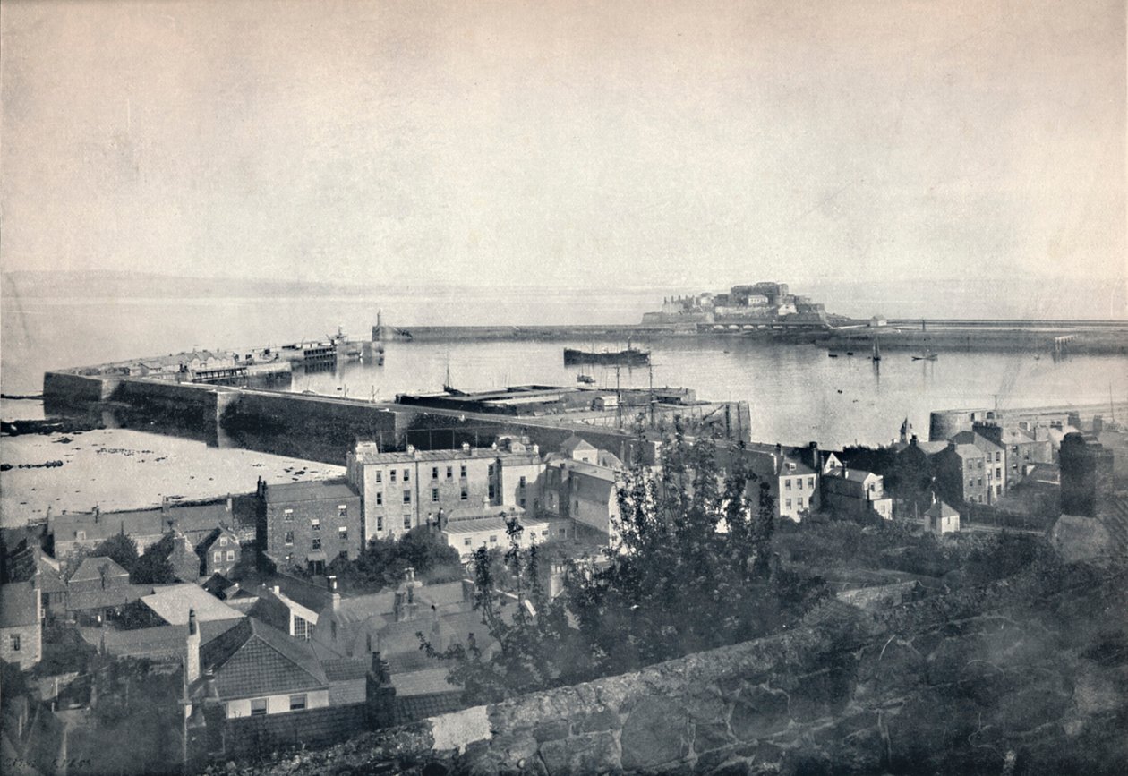 Guernsey - St. Peter-Port and Castle Cornet by Unbekannt