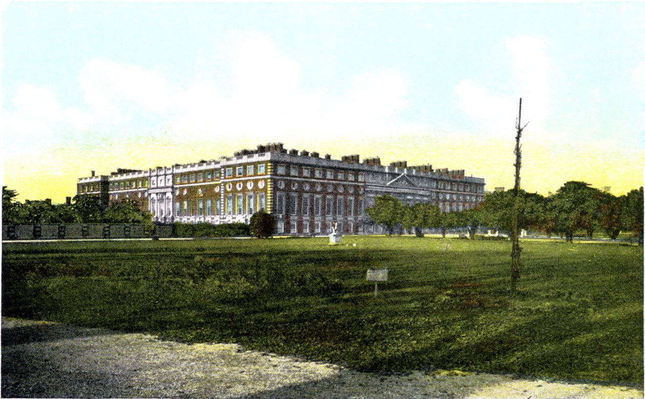 Hampton Court Palace, London, 20th Century by Unbekannt