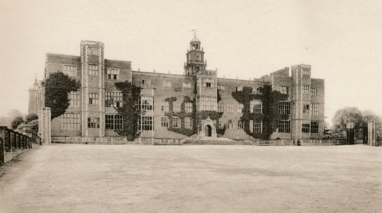 Hatfield House - North Front, c16th century by Unbekannt