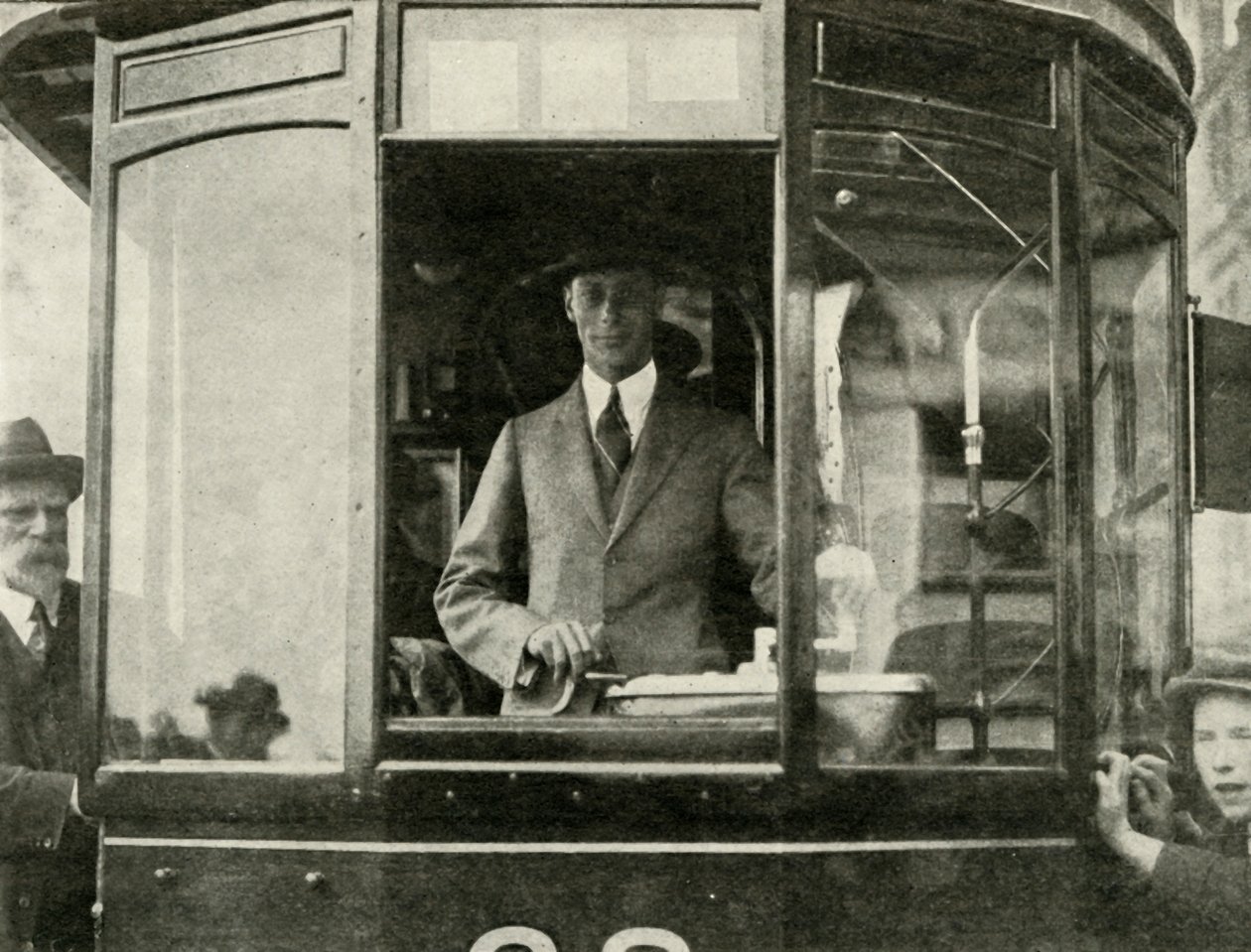 His Majesty Driving a Tram Through the Streets of Glasgow, 1924 by Unbekannt