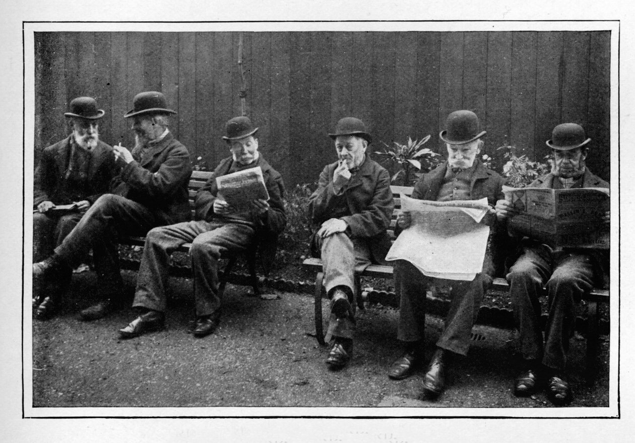In the Airing Yard, St Marylebone Workhouse, Luxborough Street, London, c1901 by Unbekannt