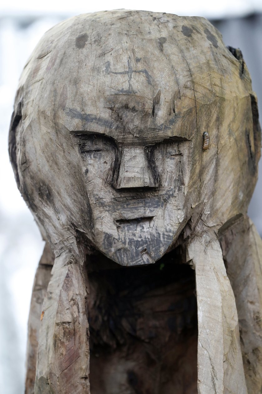 Jarai Ethnic Group. Guardian Spirit of a Jarai Tomb. Wooden Statue. Kon Tum, Vietnam by Unbekannt
