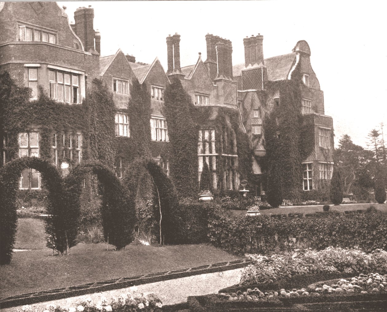 Killarney House, Killarney, Ireland by Unbekannt