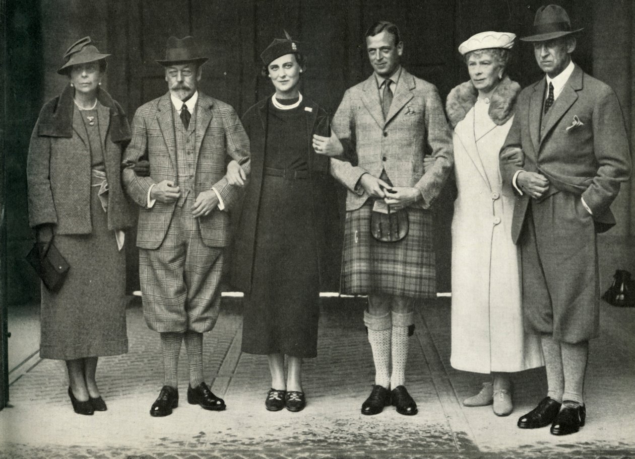 King George V, Queen Mary, Prince George, Princess Marina at Balmoral by Unbekannt