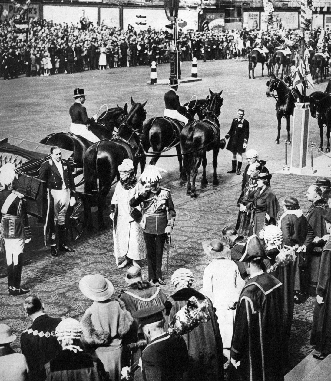 King George V and the Mayors of the North London Boroughs at Marylebone, Silver Jubilee by Unbekannt