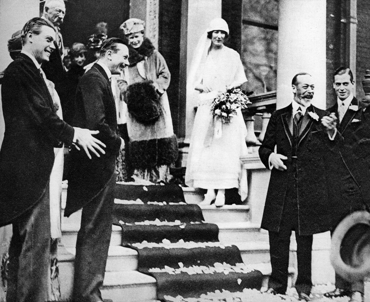 King George V Waves Good Wishes to Princess Maud as She Leaves for Her Honeymoon by Unbekannt