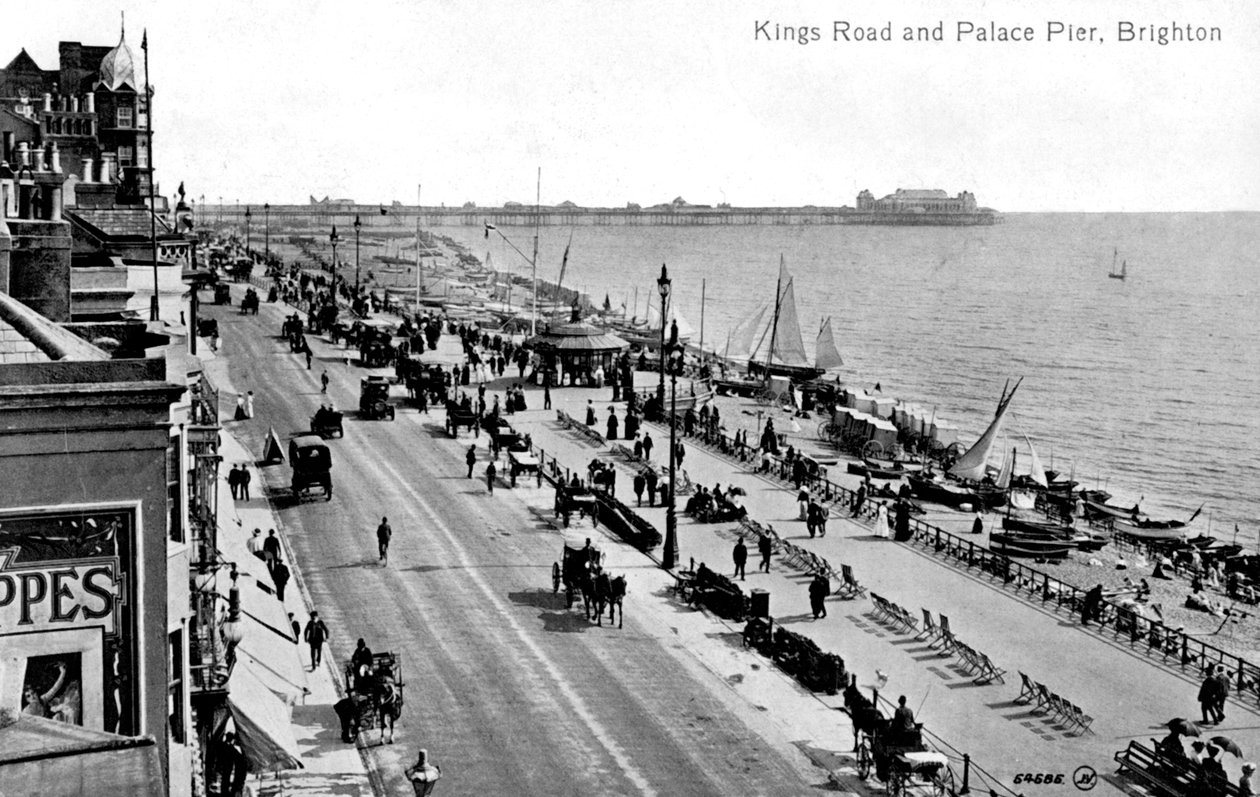 Kings Road and the Palace Pier, Brighton, Sussex by Unbekannt