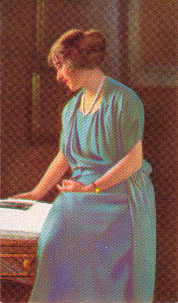 Lady Elizabeth Bowes-Lyon by Unbekannt