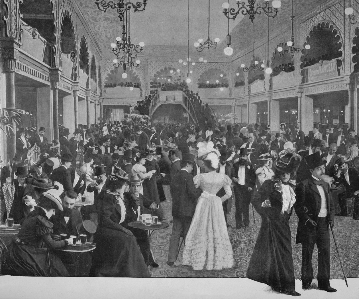 Le Hall Des Folies-Bergere by Unbekannt
