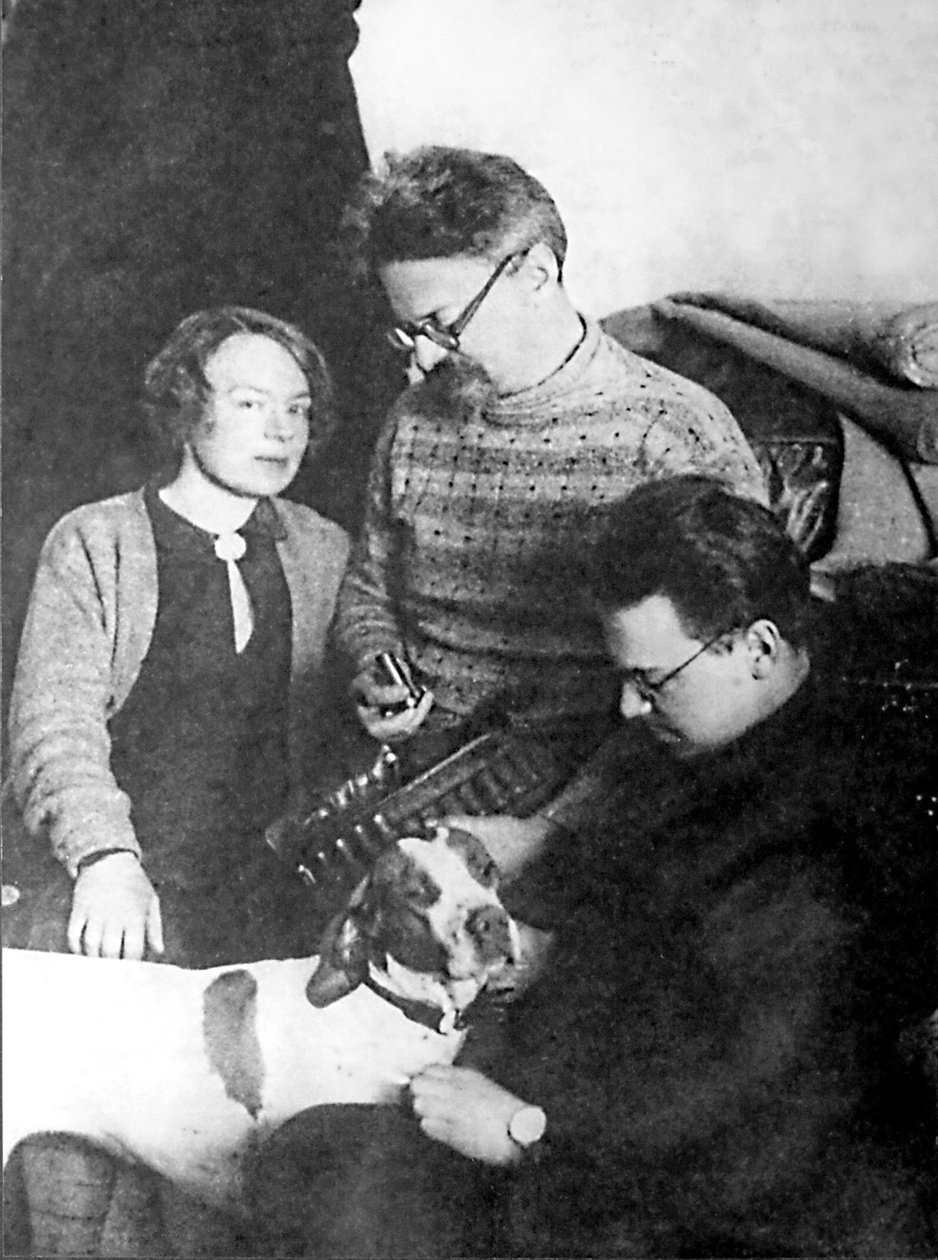 Leon Trotsky and His Family, Alma Ata, USSR by Unbekannt