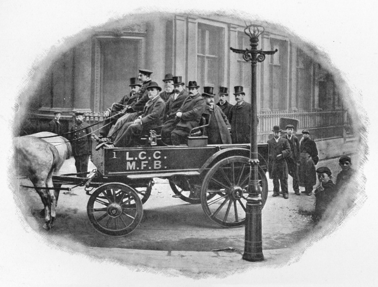 London County Council Fire Brigade Committee Starting on an Inspection, c1903 by Unbekannt
