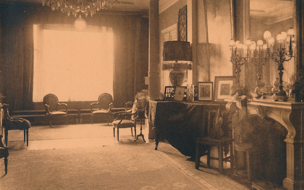 Louis XVI Room at the Cuban Embassy in Brussels, Belgium by Unbekannt