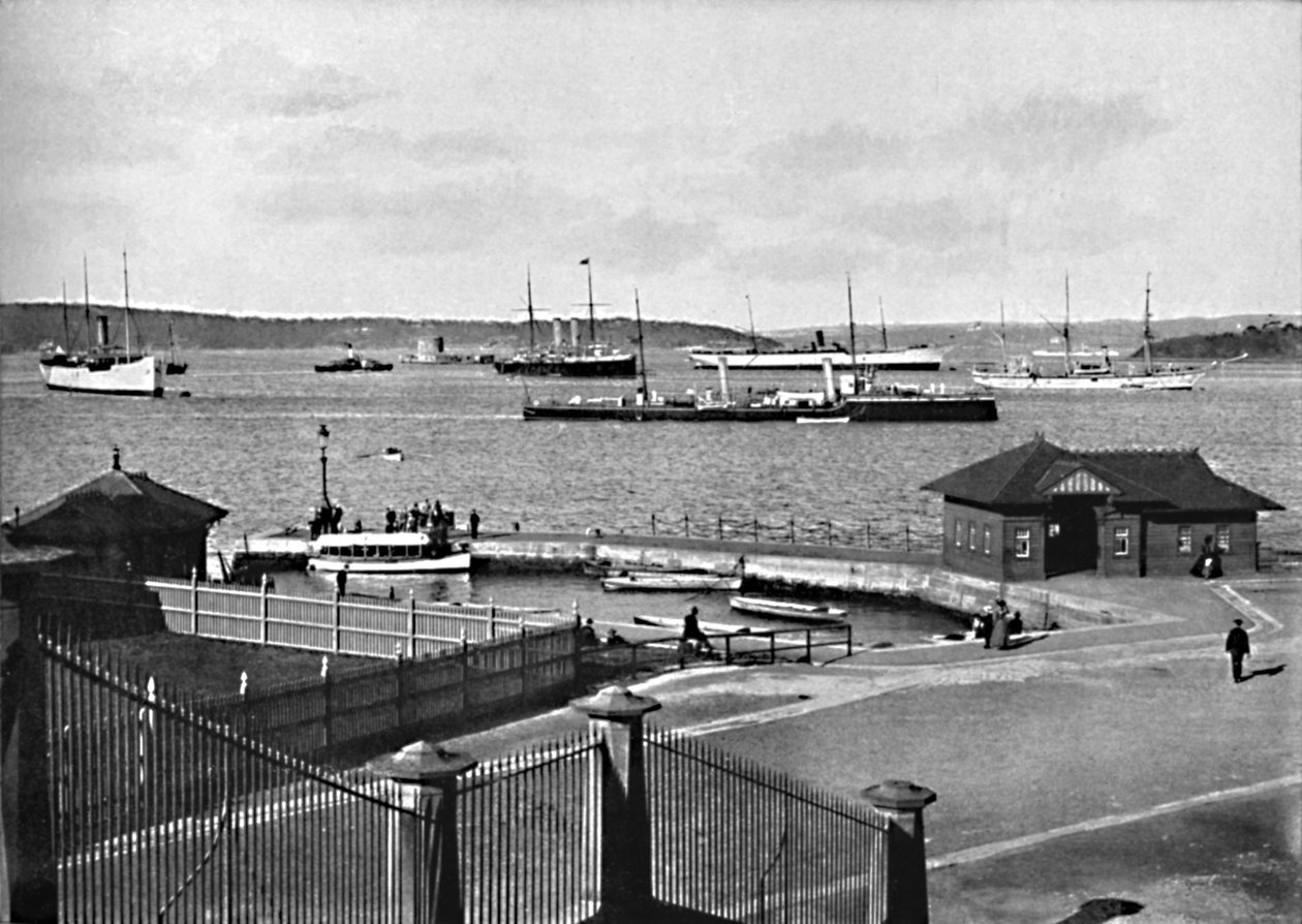 Man o War Stairs and Farm Cove, c1900 by Unbekannt